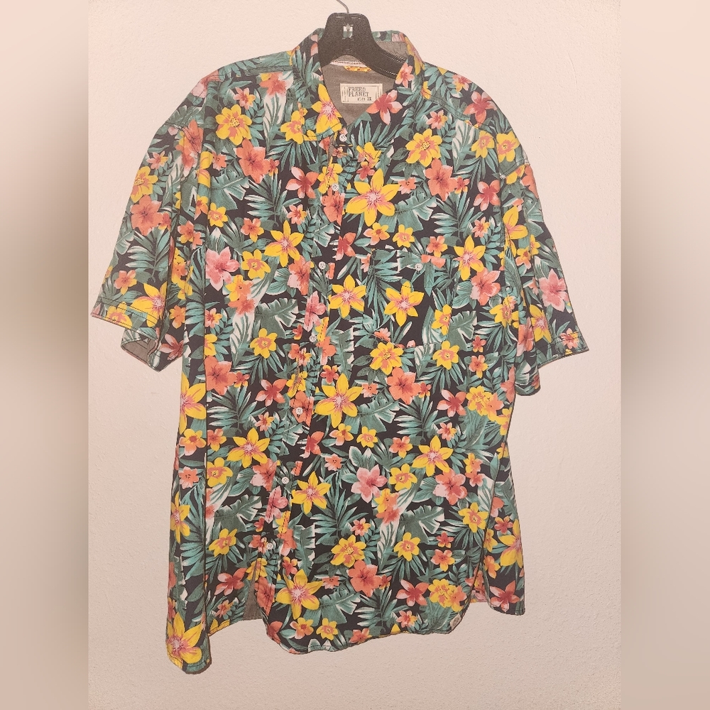 Free Planet Mens floral button up shirt 2X
